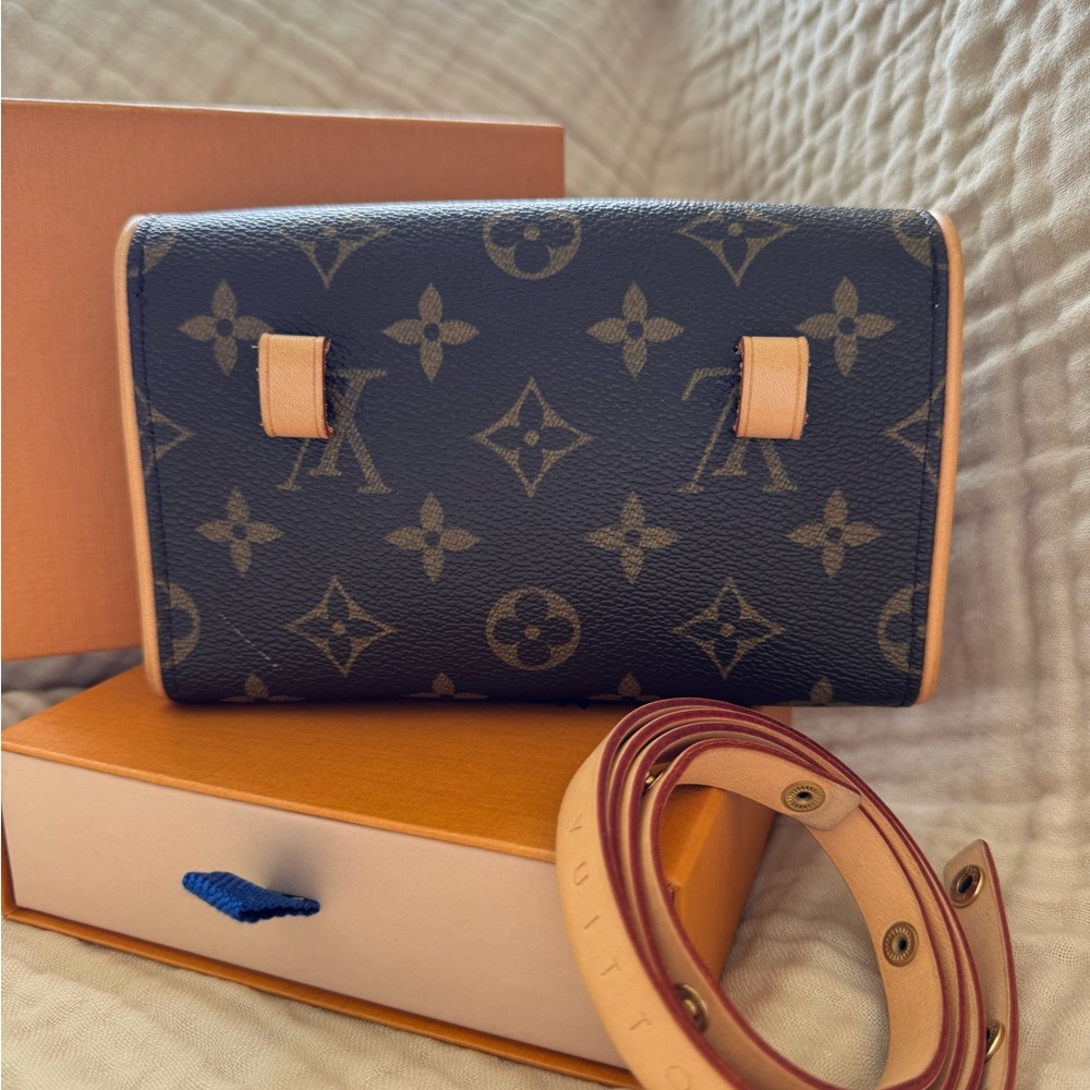 Louis Vuitton Dark Monogram Canvas Pouch - Picture 5 of 9